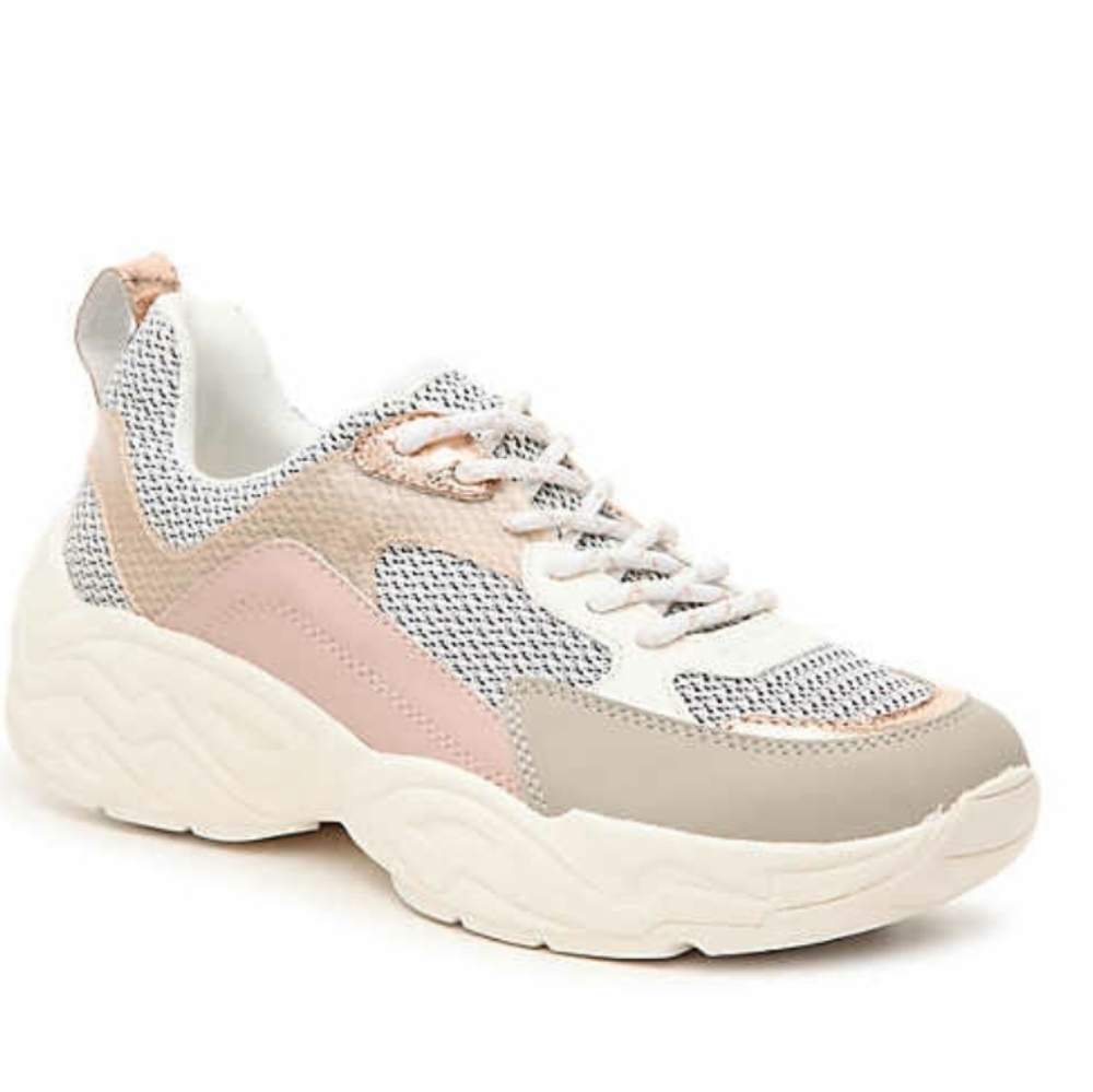 🎉HOST PICK🎉 Steve Madden Shirli Sneakers